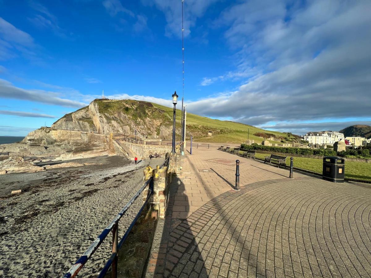 Regent Apartment - Two Bedroomed Holiday Flat Ilfracombe Exterior foto